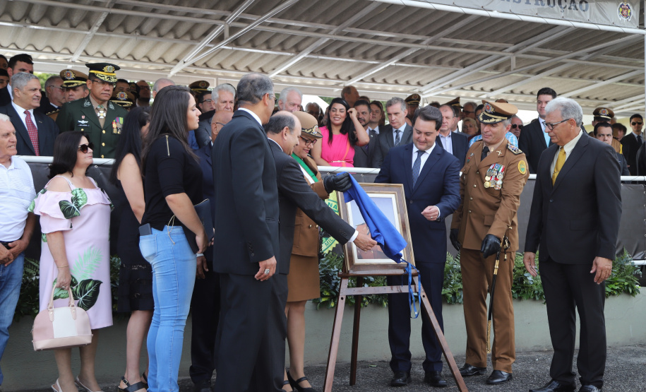 Governador Carlos Massa Ratinho Júnior participa da cerimônia de troca de comando da Polícia Militar do Paraná. O novo camandante-geral é o coronel Péricles de Matos. Ele substitui no cargo a coronel Audilene Dias Rocha. - Curitiba, 08/01/2019 - Foto: José Fernando Ogura/ANPr