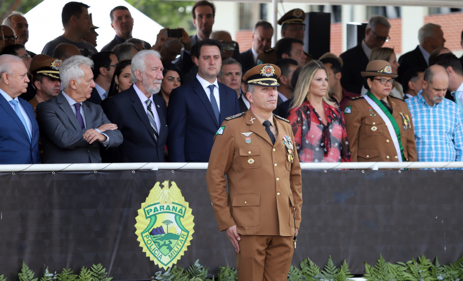 Governador Carlos Massa Ratinho Júnior participa da cerimônia de troca de comando da Polícia Militar do Paraná. O novo camandante-geral é o coronel Péricles de Matos. Ele substitui no cargo a coronel Audilene Dias Rocha. - Curitiba, 08/01/2019 - Foto: José Fernando Ogura/ANPr