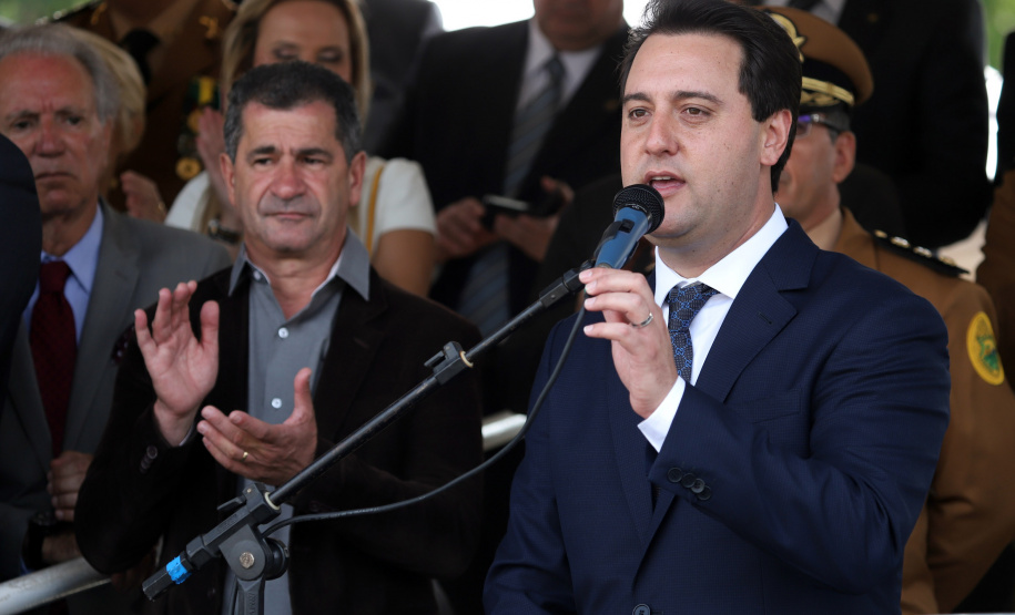 Governador Carlos Massa Ratinho Júnior participa da cerimônia de troca de comando da Polícia Militar do Paraná. O novo camandante-geral é o coronel Péricles de Matos. Ele substitui no cargo a coronel Audilene Dias Rocha. - Curitiba, 08/01/2019 - Foto: José Fernando Ogura/ANPr