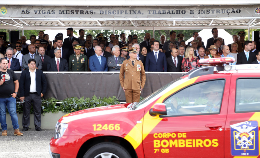 Governador Carlos Massa Ratinho Júnior participa da cerimônia de troca de comando da Polícia Militar do Paraná. O novo camandante-geral é o coronel Péricles de Matos. Ele substitui no cargo a coronel Audilene Dias Rocha. - Curitiba, 08/01/2019 - Foto: José Fernando Ogura/ANPr