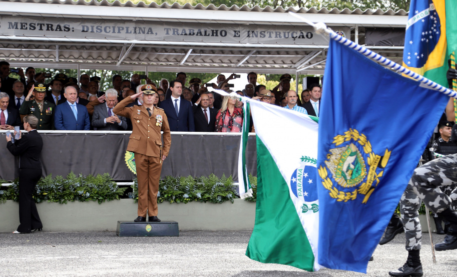 Governador Carlos Massa Ratinho Júnior participa da cerimônia de troca de comando da Polícia Militar do Paraná. O novo camandante-geral é o coronel Péricles de Matos. Ele substitui no cargo a coronel Audilene Dias Rocha. - Curitiba, 08/01/2019 - Foto: José Fernando Ogura/ANPr
