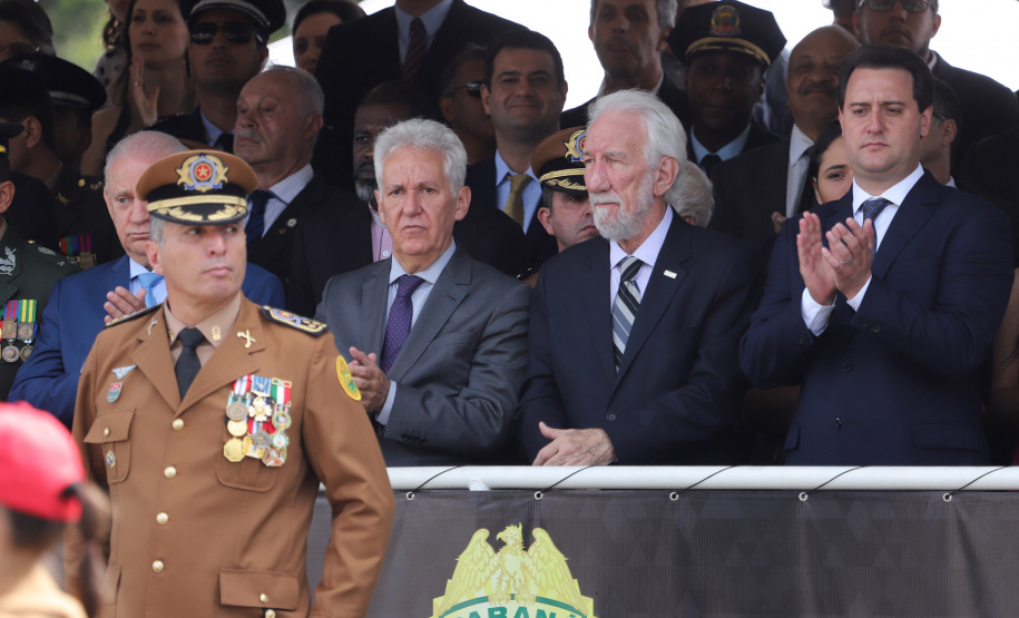Governador Carlos Massa Ratinho Júnior participa da cerimônia de troca de comando da Polícia Militar do Paraná. O novo camandante-geral é o coronel Péricles de Matos. Ele substitui no cargo a coronel Audilene Dias Rocha. - Curitiba, 08/01/2019 - Foto: José Fernando Ogura/ANPr