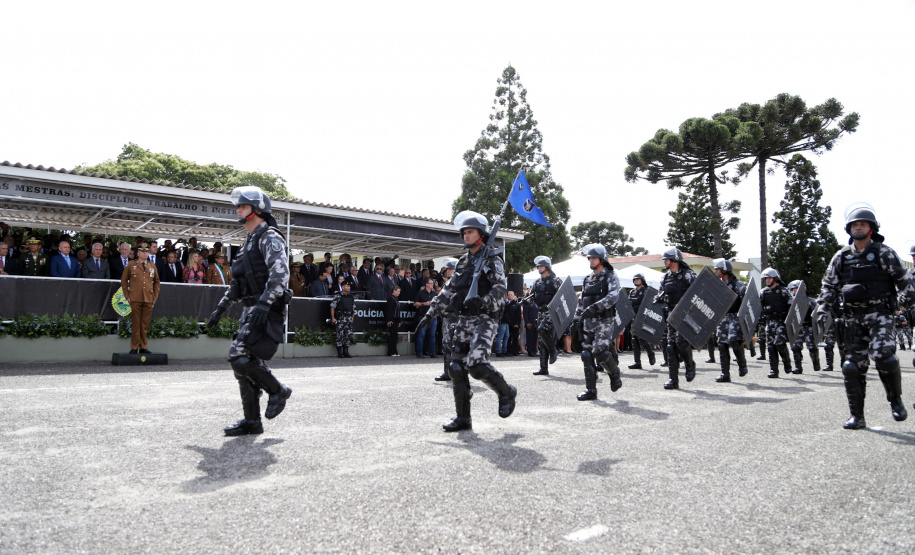 Governador Carlos Massa Ratinho Júnior participa da cerimônia de troca de comando da Polícia Militar do Paraná. O novo camandante-geral é o coronel Péricles de Matos. Ele substitui no cargo a coronel Audilene Dias Rocha. - Curitiba, 08/01/2019 - Foto: José Fernando Ogura/ANPr