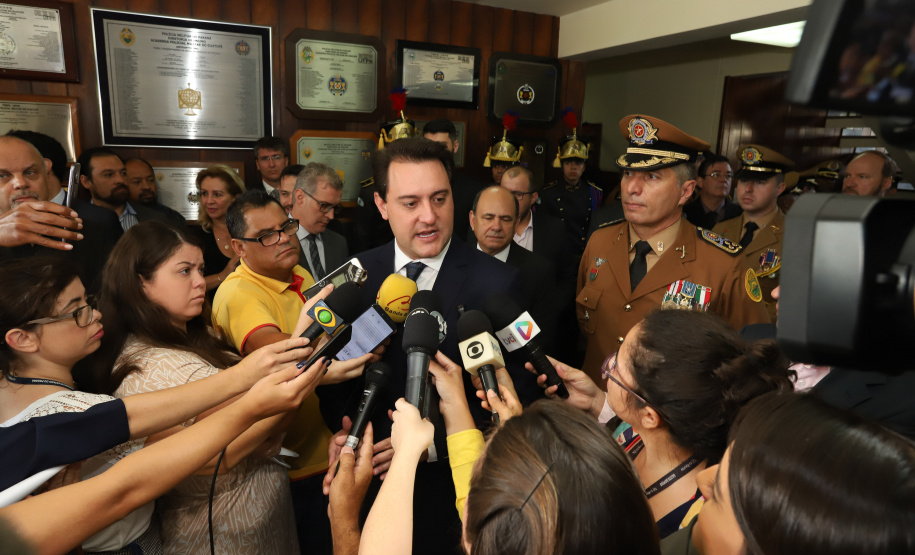 Governador Carlos Massa Ratinho Júnior participa da cerimônia de troca de comando da Polícia Militar do Paraná. O novo camandante-geral é o coronel Péricles de Matos. Ele substitui no cargo a coronel Audilene Dias Rocha. - Curitiba, 08/01/2019 - Foto: Rodrigo Félix Leal