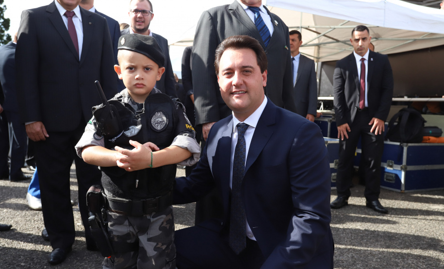 Governador Carlos Massa Ratinho Júnior participa da cerimônia de troca de comando da Polícia Militar do Paraná. O novo camandante-geral é o coronel Péricles de Matos. Ele substitui no cargo a coronel Audilene Dias Rocha. - Curitiba, 08/01/2019 - Foto: Rodrigo Félix Leal
