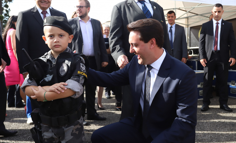Governador Carlos Massa Ratinho Júnior participa da cerimônia de troca de comando da Polícia Militar do Paraná. O novo camandante-geral é o coronel Péricles de Matos. Ele substitui no cargo a coronel Audilene Dias Rocha. - Curitiba, 08/01/2019 - Foto: Rodrigo Félix Leal