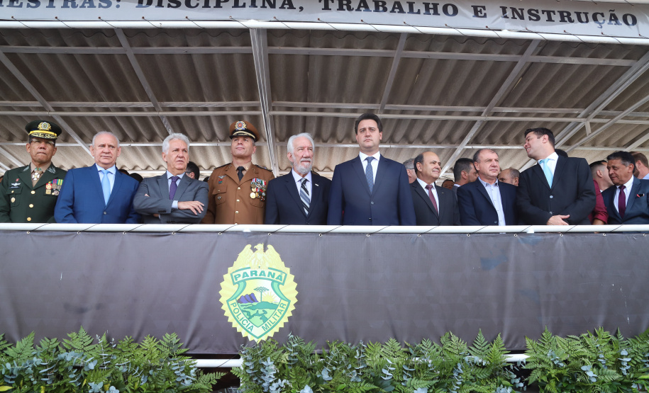 Governador Carlos Massa Ratinho Júnior participa da cerimônia de troca de comando da Polícia Militar do Paraná. O novo camandante-geral é o coronel Péricles de Matos. Ele substitui no cargo a coronel Audilene Dias Rocha. - Curitiba, 08/01/2019 - Foto: Rodrigo Félix Leal