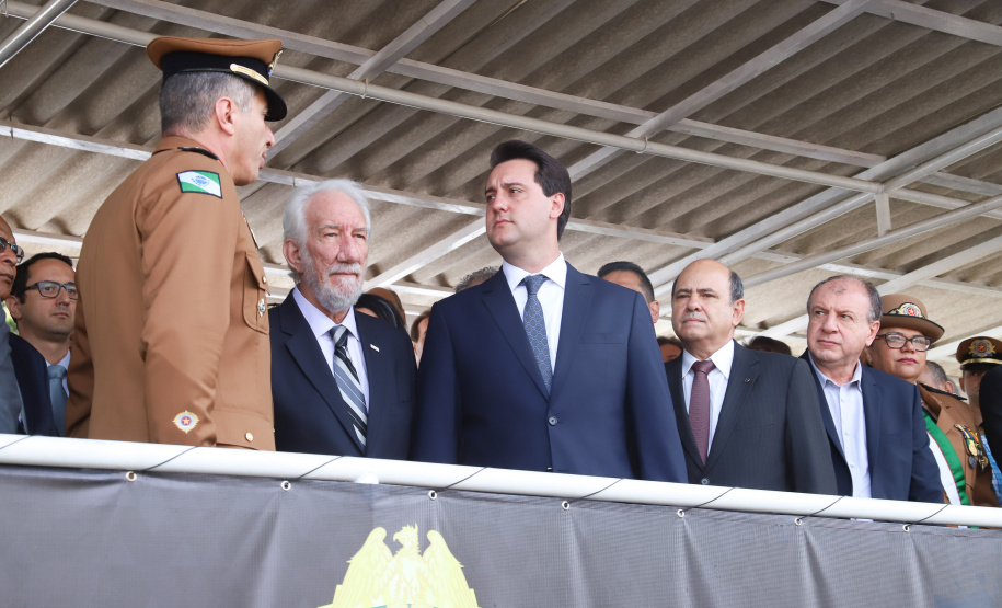 Governador Carlos Massa Ratinho Júnior participa da cerimônia de troca de comando da Polícia Militar do Paraná. O novo camandante-geral é o coronel Péricles de Matos. Ele substitui no cargo a coronel Audilene Dias Rocha. - Curitiba, 08/01/2019 - Foto: Rodrigo Félix Leal