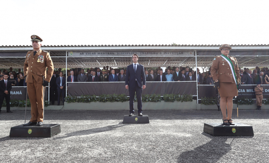 Governador Carlos Massa Ratinho Júnior participa da cerimônia de troca de comando da Polícia Militar do Paraná. O novo camandante-geral é o coronel Péricles de Matos. Ele substitui no cargo a coronel Audilene Dias Rocha. - Curitiba, 08/01/2019 - Foto: Rodrigo Félix Leal