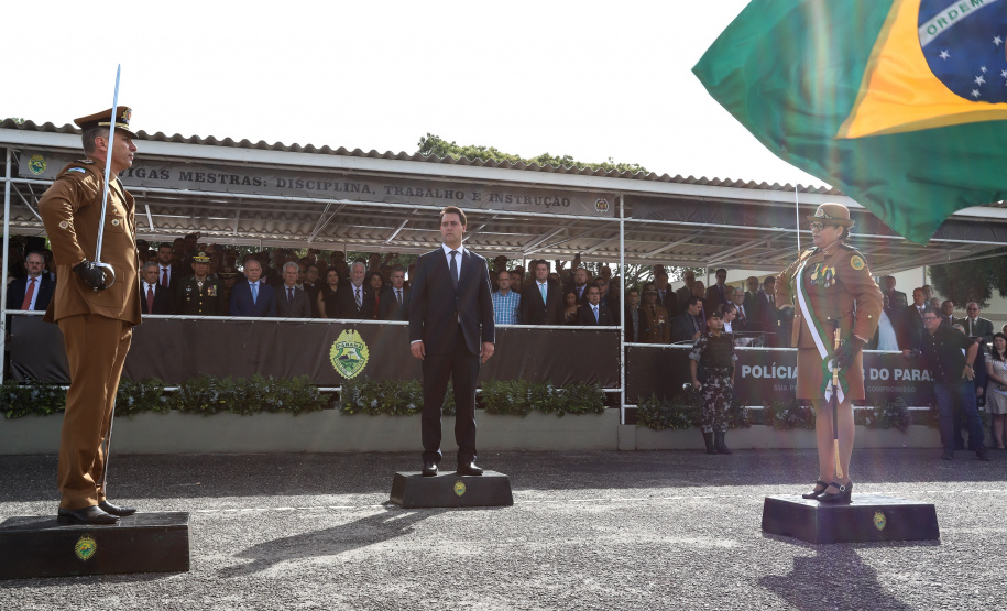 Governador Carlos Massa Ratinho Júnior participa da cerimônia de troca de comando da Polícia Militar do Paraná. O novo camandante-geral é o coronel Péricles de Matos. Ele substitui no cargo a coronel Audilene Dias Rocha. - Curitiba, 08/01/2019 - Foto: Rodrigo Félix Leal