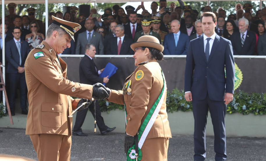Governador Carlos Massa Ratinho Júnior participa da cerimônia de troca de comando da Polícia Militar do Paraná. O novo camandante-geral é o coronel Péricles de Matos. Ele substitui no cargo a coronel Audilene Dias Rocha. - Curitiba, 08/01/2019 - Foto: Rodrigo Félix Leal