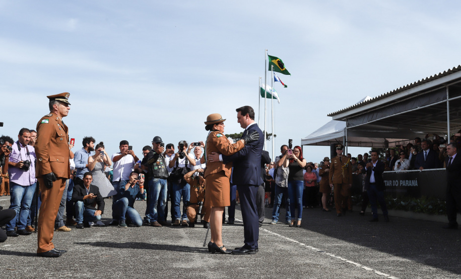 Governador Carlos Massa Ratinho Júnior participa da cerimônia de troca de comando da Polícia Militar do Paraná. O novo camandante-geral é o coronel Péricles de Matos. Ele substitui no cargo a coronel Audilene Dias Rocha. - Curitiba, 08/01/2019 - Foto: Rodrigo Félix Leal