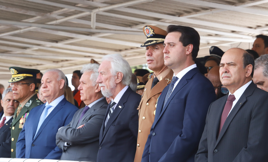 Governador Carlos Massa Ratinho Júnior participa da cerimônia de troca de comando da Polícia Militar do Paraná. O novo camandante-geral é o coronel Péricles de Matos. Ele substitui no cargo a coronel Audilene Dias Rocha. - Curitiba, 08/01/2019 - Foto: Rodrigo Félix Leal