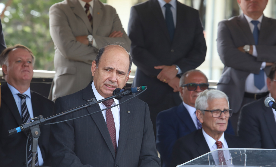 Governador Carlos Massa Ratinho Júnior participa da cerimônia de troca de comando da Polícia Militar do Paraná. O novo camandante-geral é o coronel Péricles de Matos. Ele substitui no cargo a coronel Audilene Dias Rocha. Na foto, o secretário da Segurança Pública, Luiz Felipe Carbonell - Curitiba, 08/01/2019 - Foto: Rodrigo Félix Leal