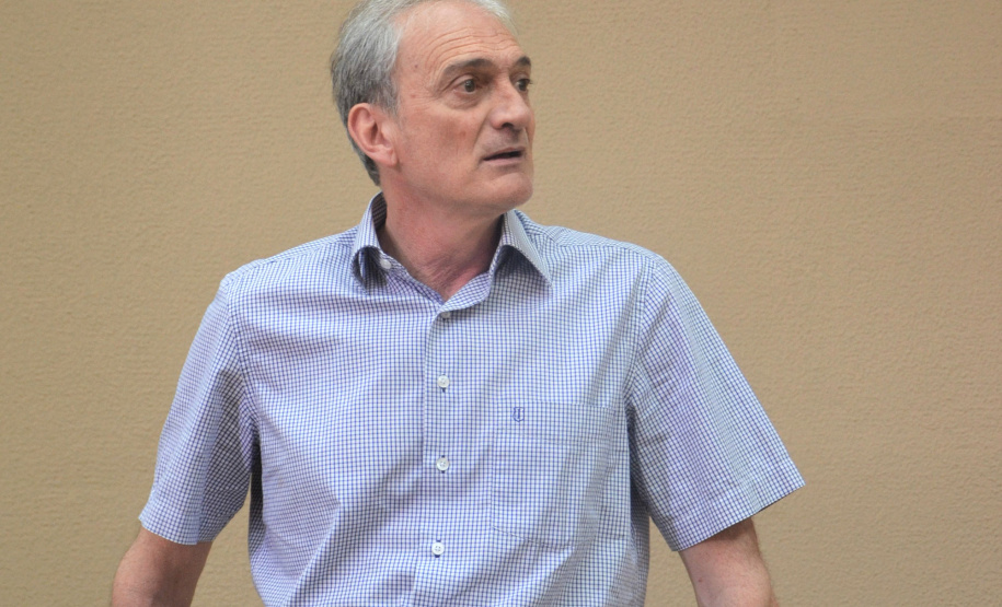 O secretário da Agricultura e do Abastecimento, Norberto Ortigara, deu posse nesta terça-feira (8) à nova diretoria da Agência de Defesa Agropecuária do Paraná (Adapar). O médico veterinário Otamir Cesar Martins assumiu a presidência, em substituição ao também veterinário Inácio Afonso Kroetz que dirigiu a empresa desde 2011, quando foi criada. Na foto, Diretor Administrativo-Financeiro ? Adalberto Luiz Valiati - Curitiba, 08/01/2019 - Foto: Divulgação SEAB