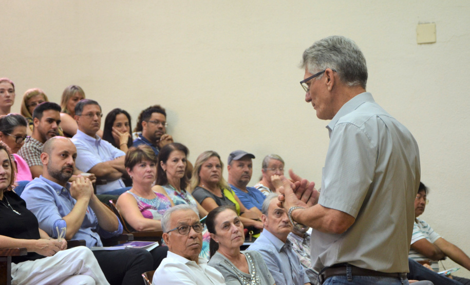 O secretário da Agricultura e do Abastecimento, Norberto Ortigara (foto), deu posse nesta terça-feira (8) à nova diretoria da Agência de Defesa Agropecuária do Paraná (Adapar). O médico veterinário Otamir Cesar Martins assumiu a presidência, em substituição ao também veterinário Inácio Afonso Kroetz que dirigiu a empresa desde 2011, quando foi criada. - Curitiba, 08/01/2019 - Foto: Divulgação SEAB