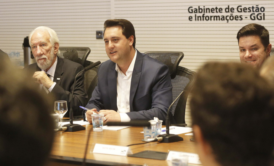 O governador Carlos Massa Ratinho Júnior reuniu-se com seus secretários, nesta terça-feira (08) e anunciou novas medidas administrativas. Curitiba, 08-01-2019.Foto: Arnaldo Alves / ANPr.