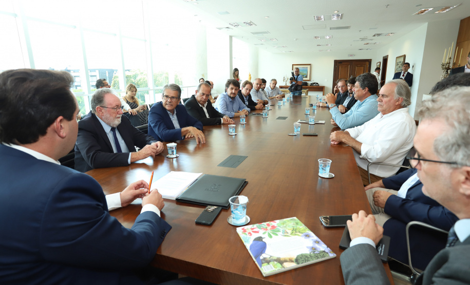 Governador Carlos Massa Ratinho Júnior durante reunião com representantes do setor produtivo de Londrina e região, no Palácio Iguaçu. -  Curitiba, 08/01/2019  -  Foto: Rodrigo Félix Leal