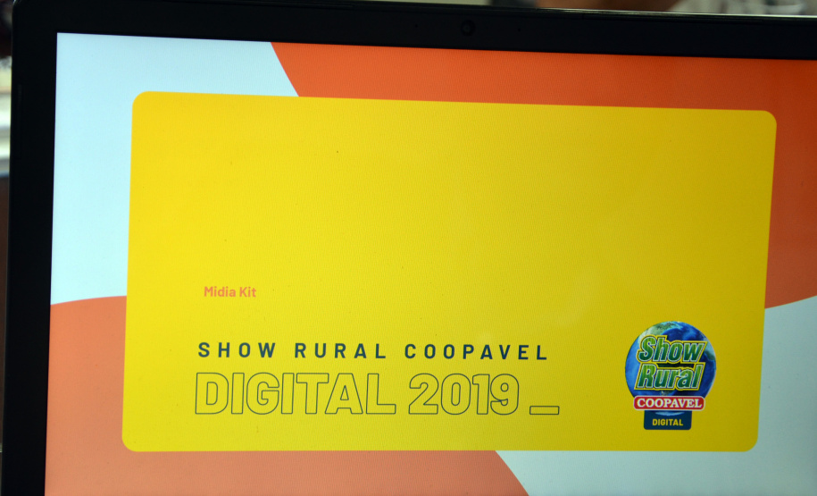 O secretário da Agricultura e do Abastecimento, Norberto Ortigara, recebeu nesta quarta-feira (09) os dirigentes da Coopavel, que está promovendo o 31ºShow Rural 2019, o maior evento de tecnologia direcionado ao Agronegócio, no Paraná. O diretor da Coopavel, engenheiro agrônomo Rogério Rizzard apresentou os temas que estarão presentes este ano, que terá como principal novidade o Show Rural Digital.  -  Curitiba, 19/01/2019  -  Foto: Divulgação SEAB