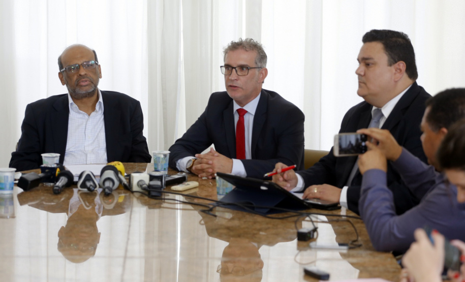 O secretário da Fazenda Renê de Oliveira Garcia Junior, detalha em entrevista coletiva a situação das contas do Estado, do novo SIAF, Sistema de Gestão Financeira do Governo e as medidas que vem adotando. - Curitiba, 10-01-19.Foto: Arnaldo Alves / ANPr.