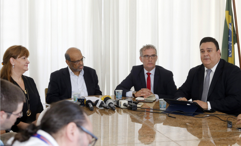 O secretário da Fazenda Renê de Oliveira Garcia Junior, detalha em entrevista coletiva a situação das contas do Estado, do novo SIAF, Sistema de Gestão Financeira do Governo e as medidas que vem adotando. - Curitiba, 10-01-19.Foto: Arnaldo Alves / ANPr.