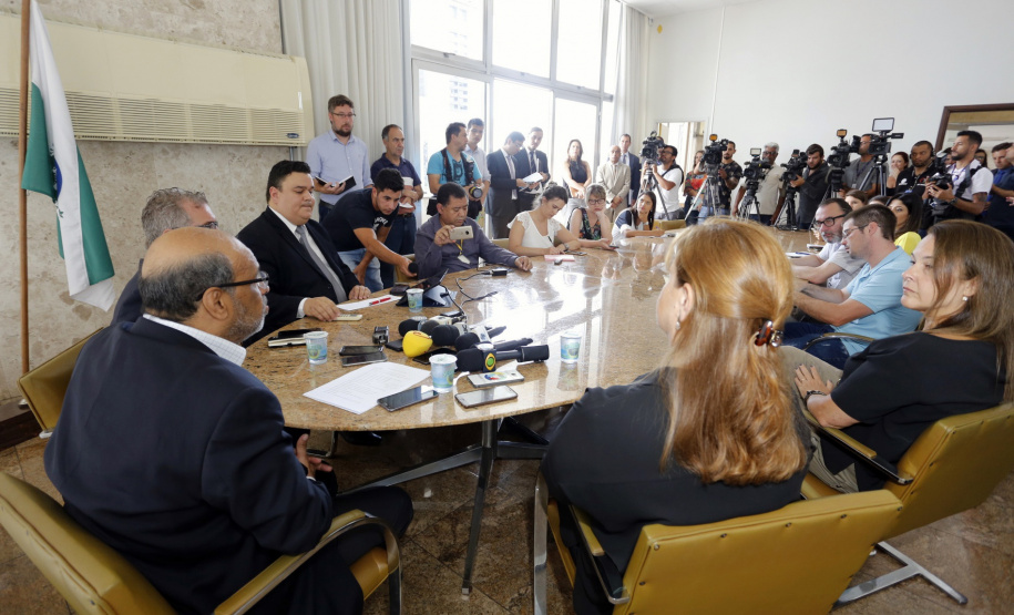 O secretário da Fazenda Renê de Oliveira Garcia Junior, detalha em entrevista coletiva a situação das contas do Estado, do novo SIAF, Sistema de Gestão Financeira do Governo e as medidas que vem adotando. - Curitiba, 10-01-19.Foto: Arnaldo Alves / ANPr.