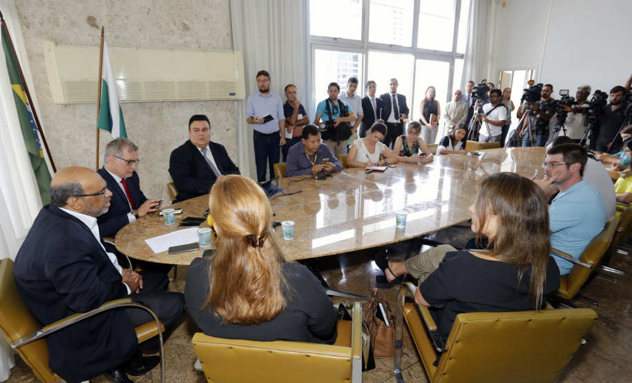 O secretário da Fazenda Renê de Oliveira Garcia Junior, detalha em entrevista coletiva a situação das contas do Estado, do novo SIAF, Sistema de Gestão Financeira do Governo e as medidas que vem adotando. - Curitiba, 10-01-19.Foto: Arnaldo Alves / ANPr.