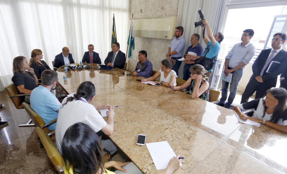 O secretário da Fazenda Renê de Oliveira Garcia Junior, detalha em entrevista coletiva a situação das contas do Estado, do novo SIAF, Sistema de Gestão Financeira do Governo e as medidas que vem adotando. - Curitiba, 10-01-19.Foto: Arnaldo Alves / ANPr.