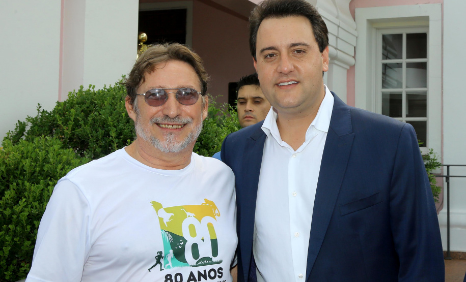 O governador Carlos Massa Ratinho Junior participou nesta quinta-feira (10), em Foz do Iguaçu, da solenidade em comemoração aos 80 anos do Parque Nacional do Iguaçu. Considerado uma das mais belas reservas ecológicas do mundo, o Parque Nacional do Iguaçu tem 225 mil hectares e é reconhecido pela Unesco como Patrimônio Natural da Humanidade. Foz do Iguaçu,10/01/2018 Foto:Jaelson Lucas / ANPr