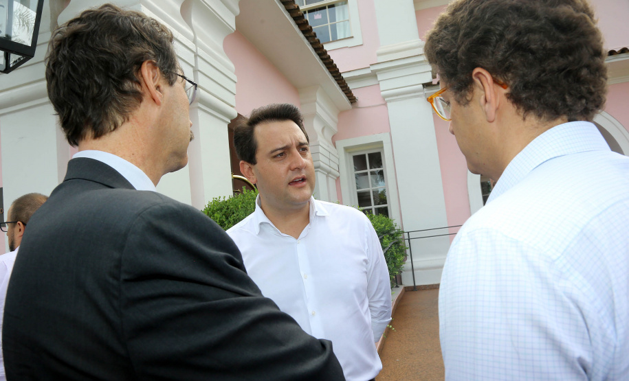 O governador Carlos Massa Ratinho Junior participou nesta quinta-feira (10), em Foz do Iguaçu, da solenidade em comemoração aos 80 anos do Parque Nacional do Iguaçu. Considerado uma das mais belas reservas ecológicas do mundo, o Parque Nacional do Iguaçu tem 225 mil hectares e é reconhecido pela Unesco como Patrimônio Natural da Humanidade. Foz do Iguaçu,10/01/2018 Foto:Jaelson Lucas / ANPr