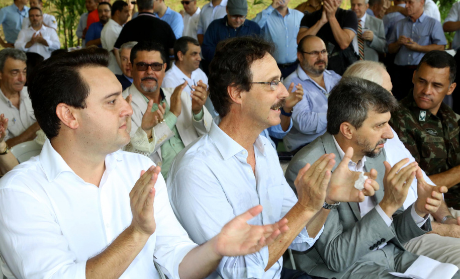 O governador Carlos Massa Ratinho Junior participou nesta quinta-feira (10), em Foz do Iguaçu, da solenidade em comemoração aos 80 anos do Parque Nacional do Iguaçu. Considerado uma das mais belas reservas ecológicas do mundo, o Parque Nacional do Iguaçu tem 225 mil hectares e é reconhecido pela Unesco como Patrimônio Natural da Humanidade. Foz do Iguaçu,10/01/2018 Foto:Jaelson Lucas / ANPr