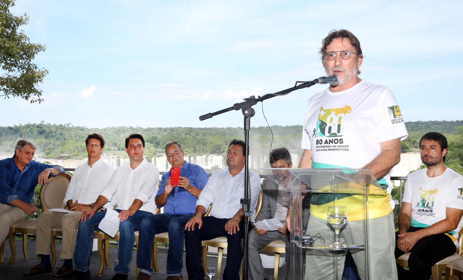 O governador Carlos Massa Ratinho Junior participou nesta quinta-feira (10), em Foz do Iguaçu, da solenidade em comemoração aos 80 anos do Parque Nacional do Iguaçu. Considerado uma das mais belas reservas ecológicas do mundo, o Parque Nacional do Iguaçu tem 225 mil hectares e é reconhecido pela Unesco como Patrimônio Natural da Humanidade. Foz do Iguaçu,10/01/2018 Foto:Jaelson Lucas / ANPr