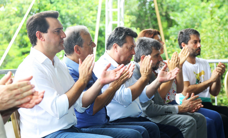 O governador Carlos Massa Ratinho Junior participou nesta quinta-feira (10), em Foz do Iguaçu, da solenidade em comemoração aos 80 anos do Parque Nacional do Iguaçu. Considerado uma das mais belas reservas ecológicas do mundo, o Parque Nacional do Iguaçu tem 225 mil hectares e é reconhecido pela Unesco como Patrimônio Natural da Humanidade. Foz do Iguaçu,10/01/2018 Foto:Jaelson Lucas / ANPr