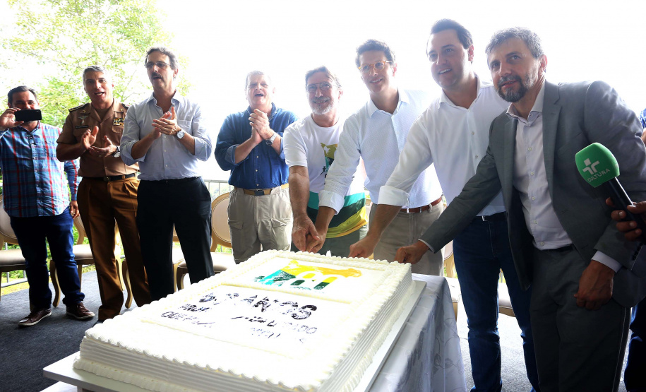O governador Carlos Massa Ratinho Junior participou nesta quinta-feira (10), em Foz do Iguaçu, da solenidade em comemoração aos 80 anos do Parque Nacional do Iguaçu. Considerado uma das mais belas reservas ecológicas do mundo, o Parque Nacional do Iguaçu tem 225 mil hectares e é reconhecido pela Unesco como Patrimônio Natural da Humanidade. Foz do Iguaçu,10/01/2018 Foto:Jaelson Lucas / ANPr
