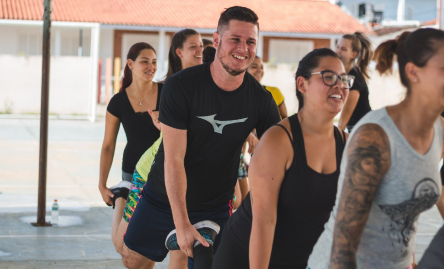 As ações esportivas realizadas pela Secretaria da Educação e do Esporte voltam às areias do litoral paranaense durante a Operação Verão Paraná 2019. O projeto, integrante das realizações do Governo do Estado, tem início nesta sexta-feira (11), incentivando a prática de atividades físicas e de lazer a fim de promover a saúde, o bem estar e a integração social dos veranistas e moradores locais.Foto: Thiago Chas