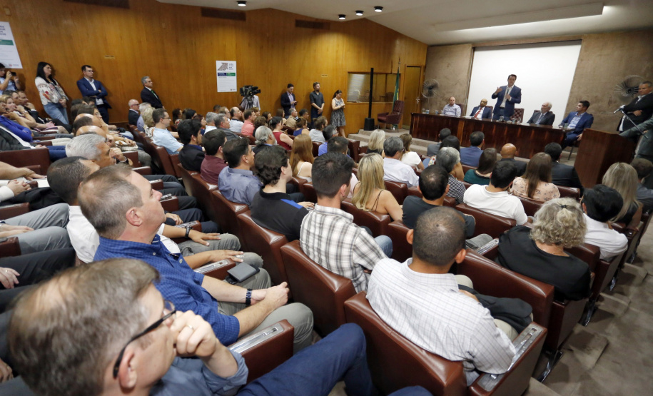 O governaador Carlos Massa Ratinho Júnior, participa da posse do secretário de Estado da Fazenda, Renê de Oliveira Garcia Junior. Foto: Arnaldo Alves/ANPr