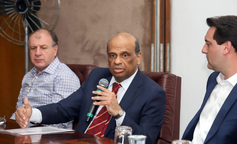 O governaador Carlos Massa Ratinho Júnior, participa da posse do secretário de Estado da Fazenda, Renê de Oliveira Garcia Junior. Foto: Rodrigo Félix Leal