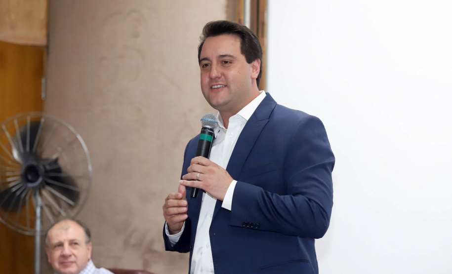 O governaador Carlos Massa Ratinho Júnior, participa da posse do secretário de Estado da Fazenda, Renê de Oliveira Garcia Junior. Foto: Rodrigo Félix Leal