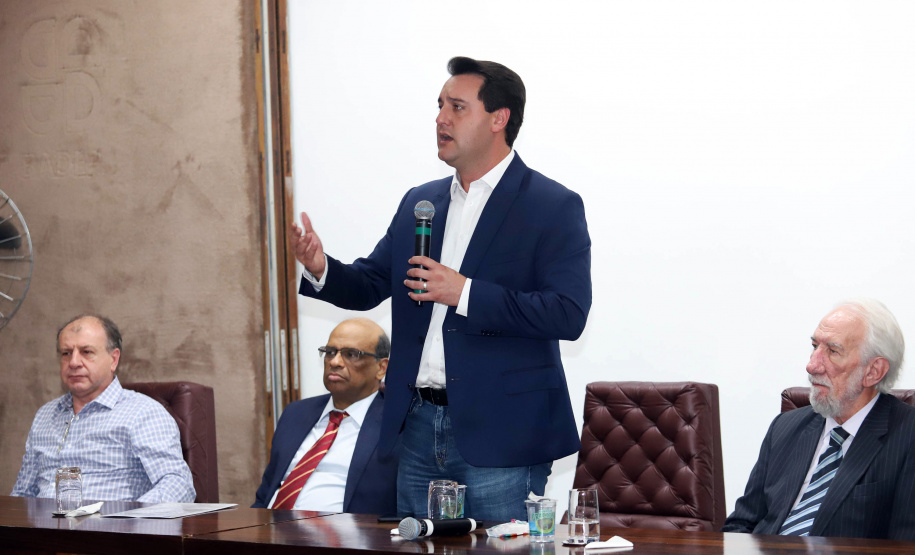 O governaador Carlos Massa Ratinho Júnior, participa da posse do secretário de Estado da Fazenda, Renê de Oliveira Garcia Junior. Foto: Rodrigo Félix Leal