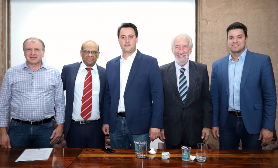 O governaador Carlos Massa Ratinho Júnior, participa da posse do secretário de Estado da Fazenda, Renê de Oliveira Garcia Junior. Foto: Rodrigo Félix Leal