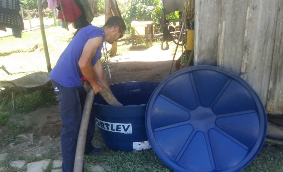 As rápidas e volumosas chuvas no Paraná nos últimos dias causaram estragos em diversas cidades, o que levou algumas comunidades a descobrirem a importância das caixas d´água para reservação de água potável. - Curitiba, 11/01/2019 - Foto: Sanepar