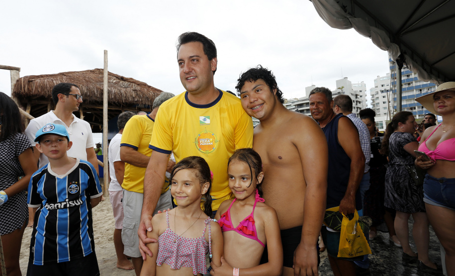 O Litoral do Paraná vai ganhar um calendário turístico, que começará a ser elaborado pelo Governo do Estado ainda neste ano, após o Carnaval. O anúncio foi feito pelo governador Carlos Massa Ratinho Junior, durante reunião com os prefeitos do Litoral, neste sábado (12), em Matinhos. Matinhos, 12-01-19.Foto: Arnaldo Alves / ANPr.