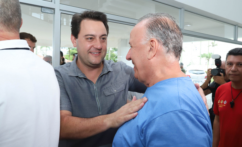 O Litoral do Paraná vai ganhar um calendário turístico, que começará a ser elaborado pelo Governo do Estado ainda neste ano, após o Carnaval. O anúncio foi feito pelo governador Carlos Massa Ratinho Junior, durante reunião com os prefeitos do Litoral, neste sábado (12), em Matinhos. Matinhos, 12-01-19.Foto:Rodrigo Felix Leal / ANPr.