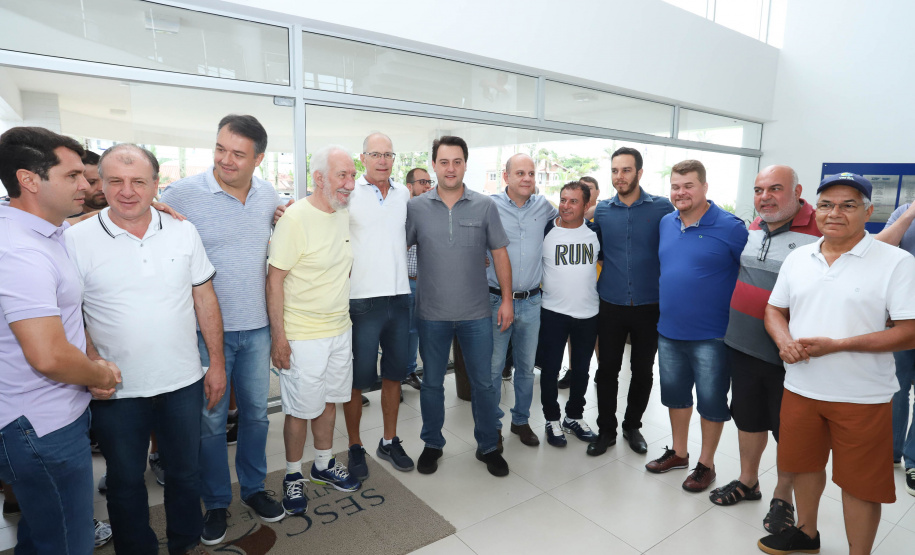 O Litoral do Paraná vai ganhar um calendário turístico, que começará a ser elaborado pelo Governo do Estado ainda neste ano, após o Carnaval. O anúncio foi feito pelo governador Carlos Massa Ratinho Junior, durante reunião com os prefeitos do Litoral, neste sábado (12), em Matinhos. Matinhos, 12-01-19.Foto:Rodrigo Felix Leal / ANPr.