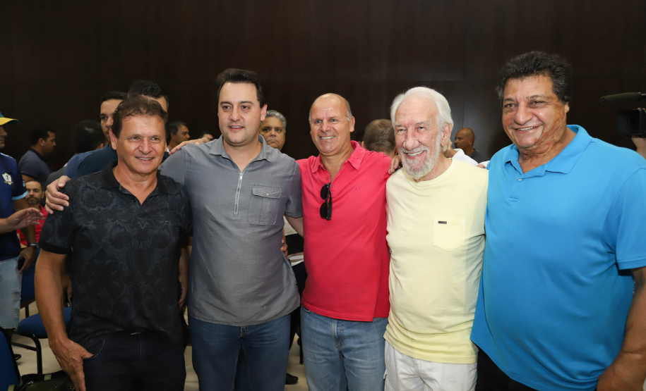 O Litoral do Paraná vai ganhar um calendário turístico, que começará a ser elaborado pelo Governo do Estado ainda neste ano, após o Carnaval. O anúncio foi feito pelo governador Carlos Massa Ratinho Junior, durante reunião com os prefeitos do Litoral, neste sábado (12), em Matinhos. Matinhos, 12-01-19.Foto:Rodrigo Felix Leal / ANPr.