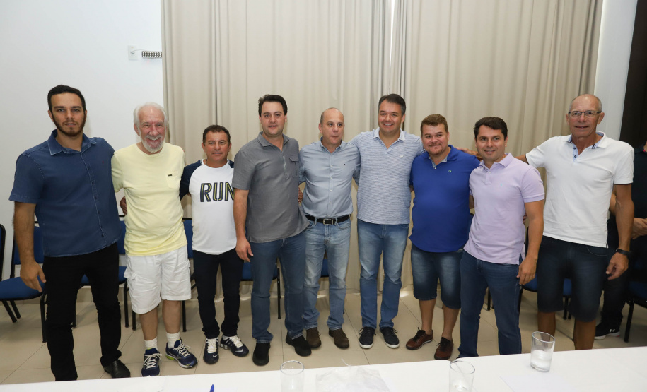 O Litoral do Paraná vai ganhar um calendário turístico, que começará a ser elaborado pelo Governo do Estado ainda neste ano, após o Carnaval. O anúncio foi feito pelo governador Carlos Massa Ratinho Junior, durante reunião com os prefeitos do Litoral, neste sábado (12), em Matinhos. Matinhos, 12-01-19.Foto:Rodrigo Felix Leal / ANPr.