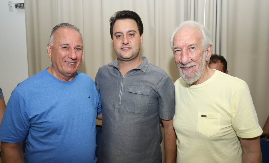 O Litoral do Paraná vai ganhar um calendário turístico, que começará a ser elaborado pelo Governo do Estado ainda neste ano, após o Carnaval. O anúncio foi feito pelo governador Carlos Massa Ratinho Junior, durante reunião com os prefeitos do Litoral, neste sábado (12), em Matinhos. Matinhos, 12-01-19.Foto:Rodrigo Felix Leal / ANPr.