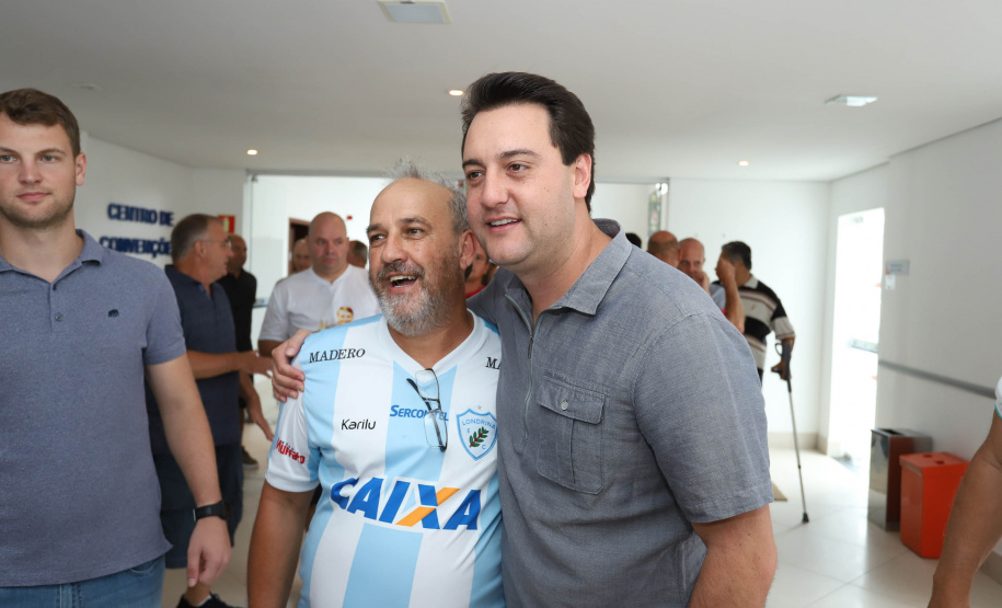 O Litoral do Paraná vai ganhar um calendário turístico, que começará a ser elaborado pelo Governo do Estado ainda neste ano, após o Carnaval. O anúncio foi feito pelo governador Carlos Massa Ratinho Junior, durante reunião com os prefeitos do Litoral, neste sábado (12), em Matinhos. Matinhos, 12-01-19.Foto:Rodrigo Felix Leal / ANPr.