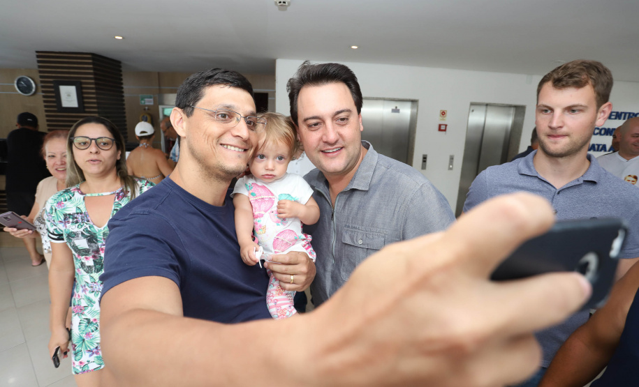 O Litoral do Paraná vai ganhar um calendário turístico, que começará a ser elaborado pelo Governo do Estado ainda neste ano, após o Carnaval. O anúncio foi feito pelo governador Carlos Massa Ratinho Junior, durante reunião com os prefeitos do Litoral, neste sábado (12), em Matinhos. Matinhos, 12-01-19.Foto:Rodrigo Felix Leal / ANPr.