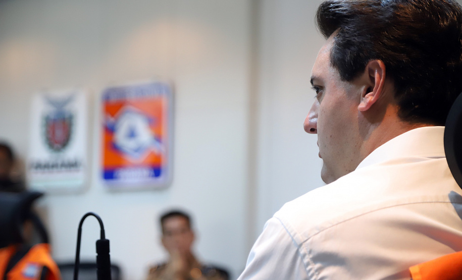 O governador Carlos Massa Ratinho Júnior visitou nesta segunda-feira (14) a estrutura da Coordenadoria Estadual de Proteção e Defesa Civil do Paraná. O órgão, localizado no Palácio Araucária, em Curitiba, faz o monitoramento dos eventos climáticos que ocorrem no Estado por meio do Centro Estadual de Gerenciamento de Riscos e Desastres (Cegerd).  -  Curitiba, 14/01/2019  - Foto: José Fernando Ogura/ANPr